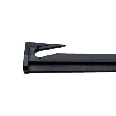 Szpilka mocująca do przewodu ograniczającego robota koszącego GardenMe