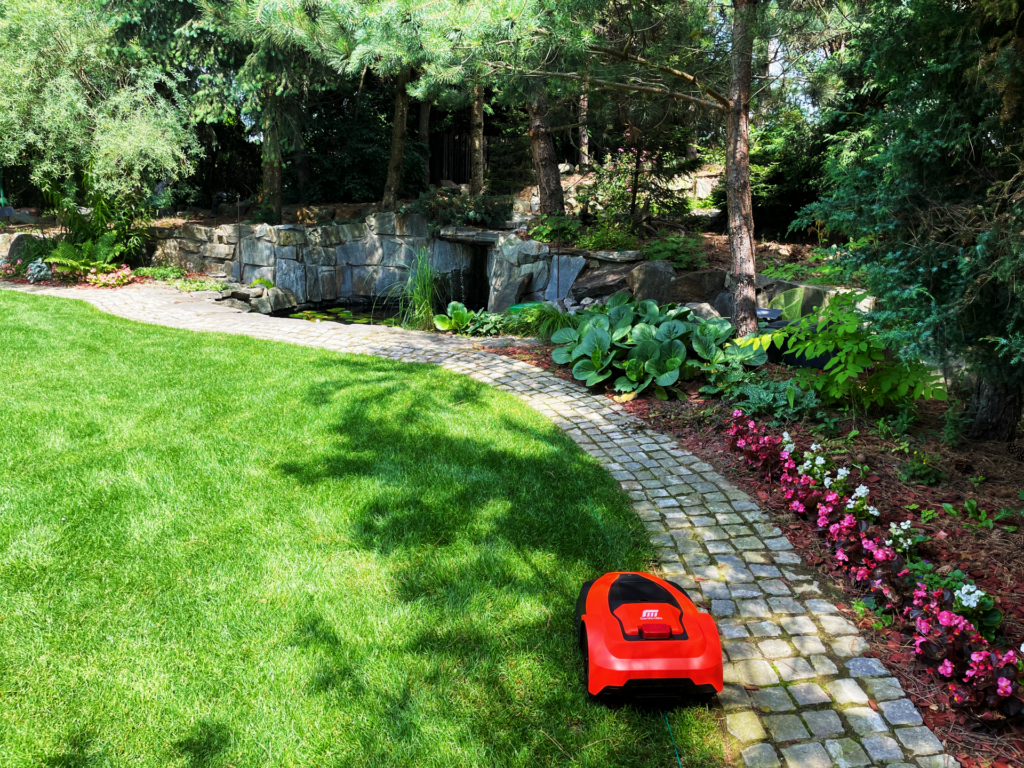 Robot koszący GardenMe - koszenie obrzeży